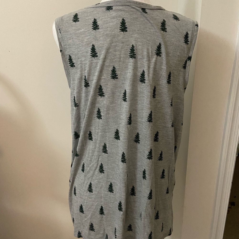 Pine Tree Keyhole Tank - Picture 2 of 2